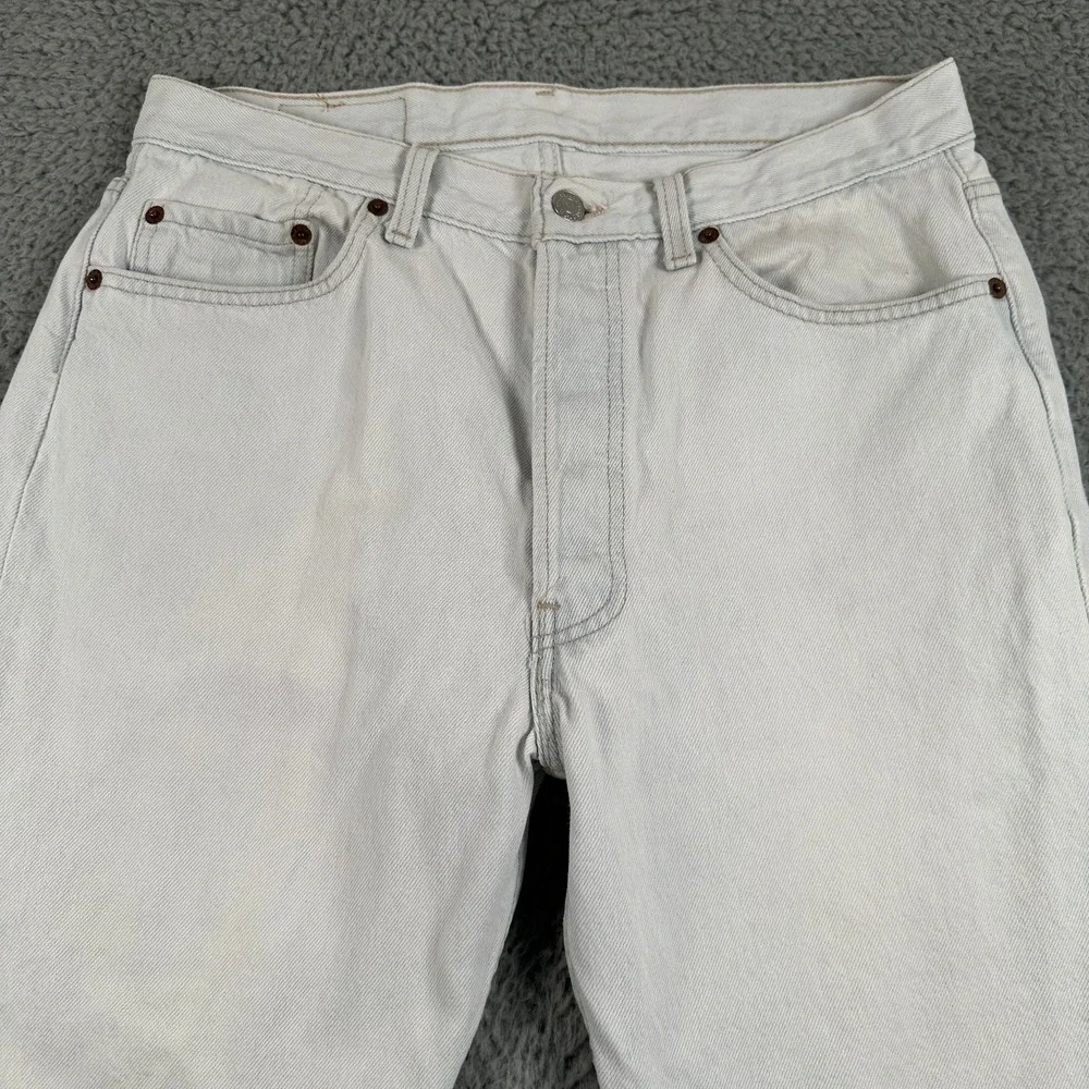 Levis thanks proper back